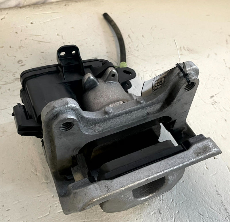 Load image into Gallery viewer, 2024-2026 HONDA PROLOGUE REAR RIGHT PASSENGER SIDE BRAKE CALIPER # 114279
