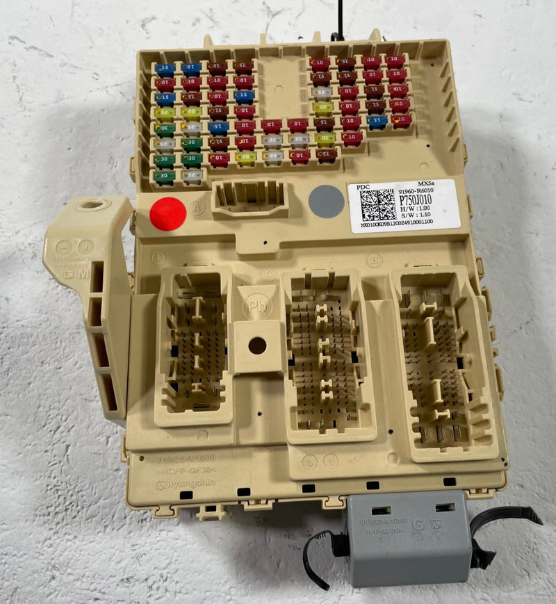 Load image into Gallery viewer, 2024-2026 HYUNDAI SANTA FE DASHBOARD FUSE RELAY JUNCTION BOX BLOCK 2.5L # 112059

