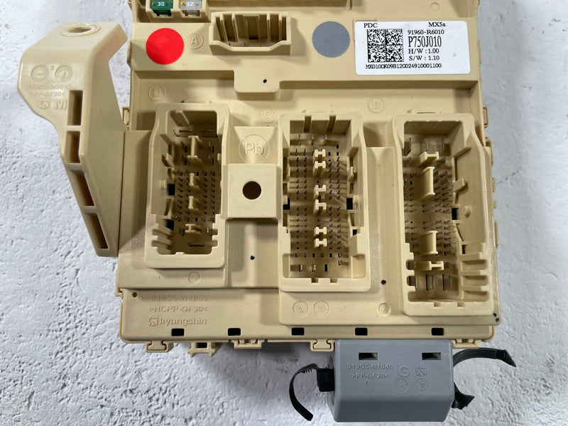 Load image into Gallery viewer, 2024-2026 HYUNDAI SANTA FE DASHBOARD FUSE RELAY JUNCTION BOX BLOCK 2.5L # 112059
