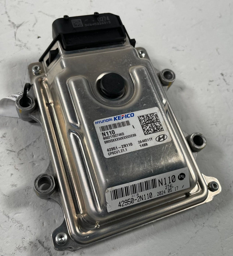 Load image into Gallery viewer, 2024-2025 HYUNDAI SANTA FE TCM TRANSMISSION COMPUTER CONTROL MODULE 2.5L #112058
