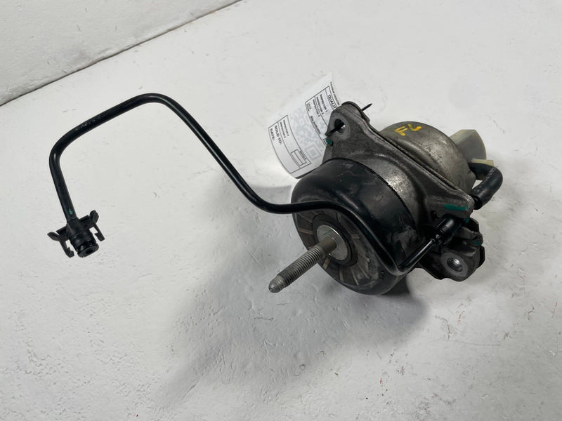 Load image into Gallery viewer, 2015-2021 FORD MUSTANG FROBT LEFT DRIVER SIDE ENGINE MOUNT BRACKET 2.3L # 112900
