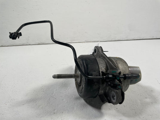 2015-2021 FORD MUSTANG FROBT LEFT DRIVER SIDE ENGINE MOUNT BRACKET 2.3L