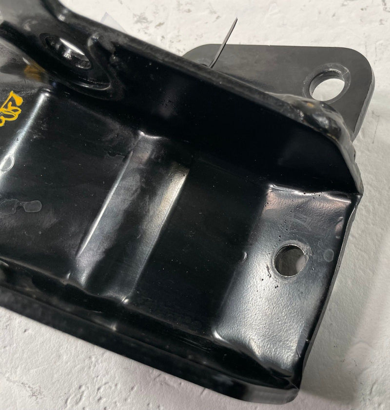 Load image into Gallery viewer, 2024-2026 HYUNDAI SANTA FE ENGINE STRUT ROD MOUNT SUPPORT BRACKET 2.5L # 112055
