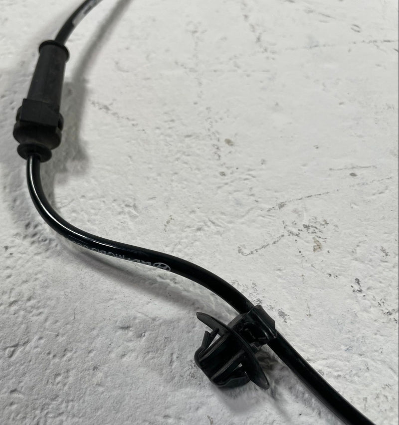 Load image into Gallery viewer, 2024-2026 HYUNDAI SANTA FE FRONT RIGHT SIDE ABS WHEEL SPEED SENSOR 2.5L # 112079

