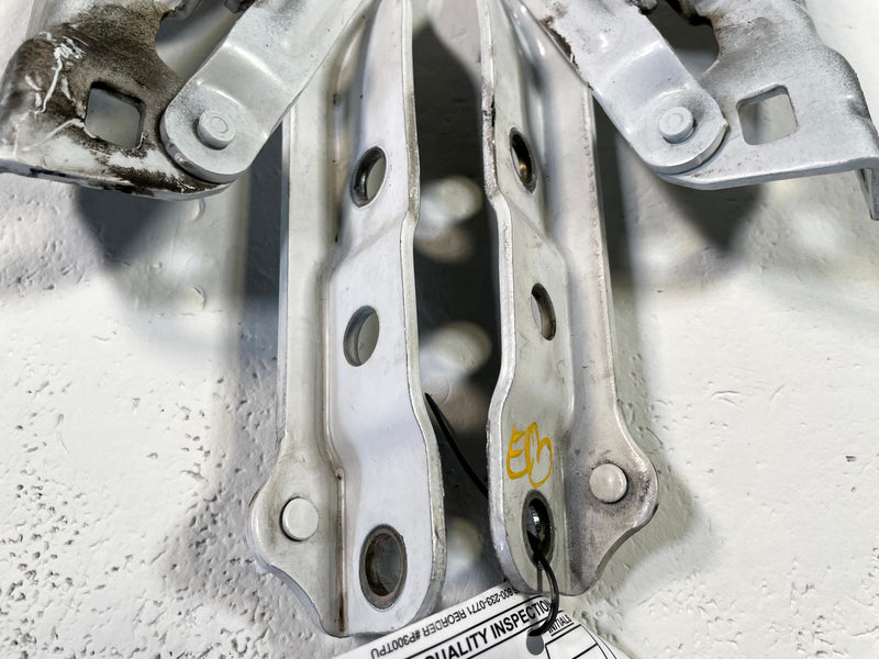 Load image into Gallery viewer, 2020-2025 KIA TELLURIDE FRONT RIGHT &amp; LEFT HOOD BONNET HINGE PAIR WHITE # 114346
