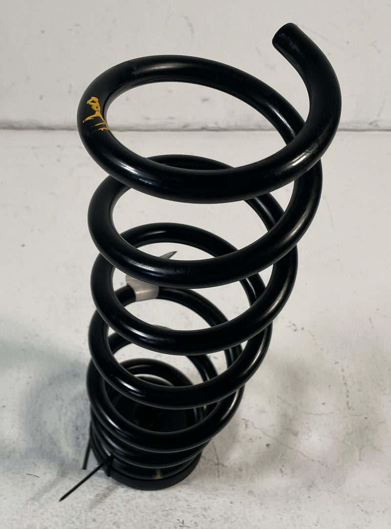 Load image into Gallery viewer, 22-24 HYUNDAI TUCSON FWD REAR LEFT OR RIGHT SIDE SUSPENSION COIL SPRING # 106101
