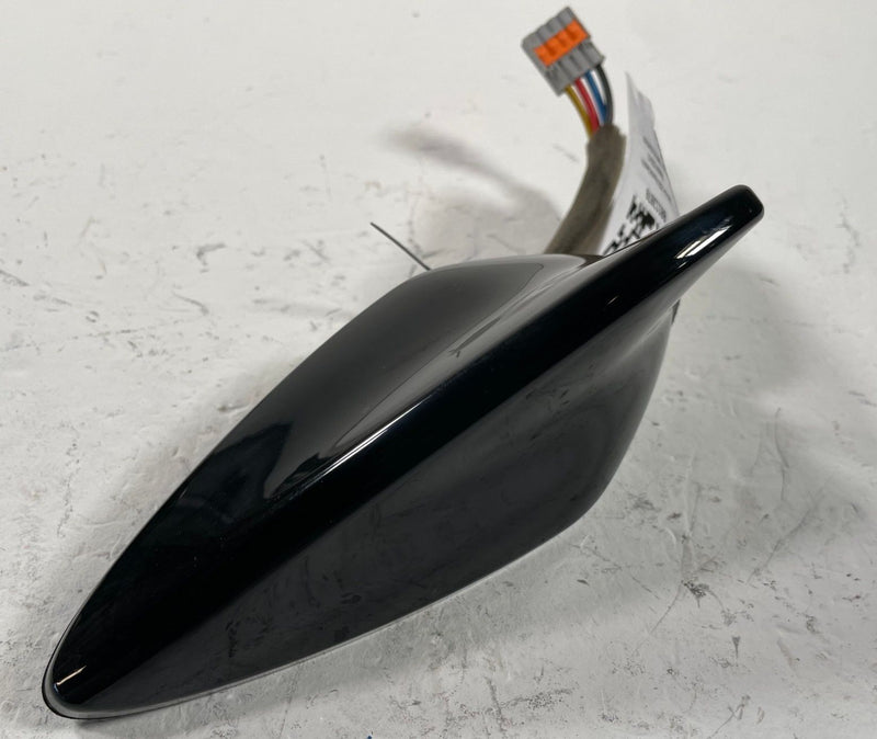 Load image into Gallery viewer, 2024 - 2026 HYUNDAI SANTA FE EXTERIOR SHARK ROOF FIN RADIO ANTENA BLACK # 112070
