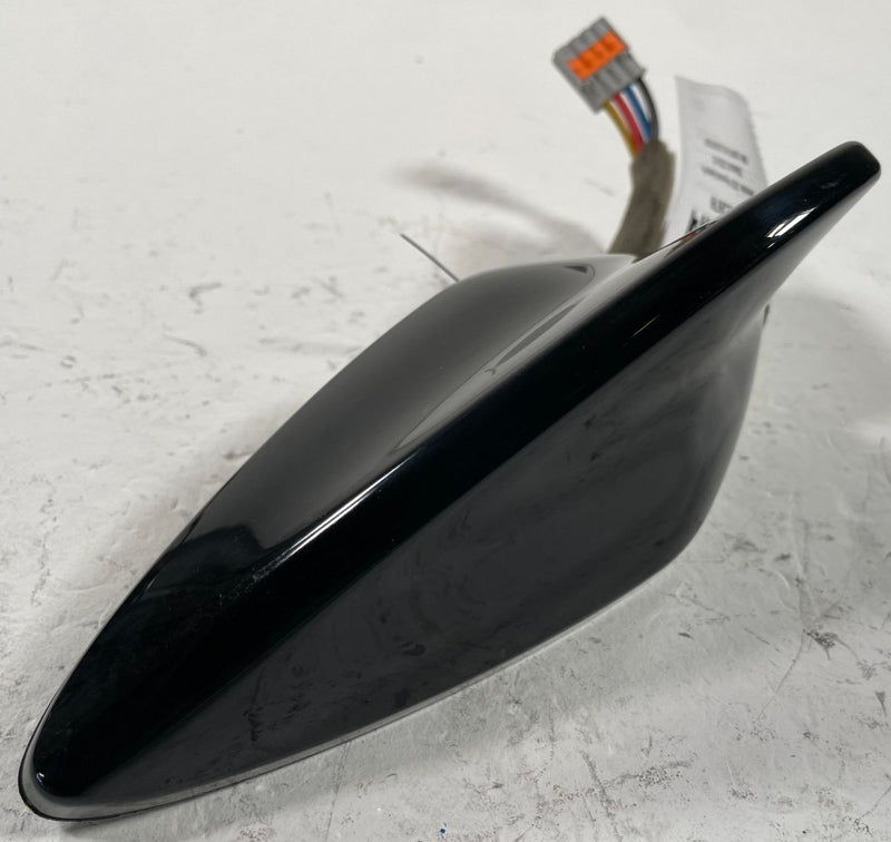 Load image into Gallery viewer, 2024 - 2026 HYUNDAI SANTA FE EXTERIOR SHARK ROOF FIN RADIO ANTENA BLACK # 112070
