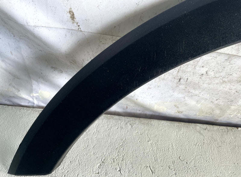 Load image into Gallery viewer, 20-25 KIA TELLURIDE FRONT LEFT DRIVER FENDER WHEEL ARCH FLARE MOLDING # 114366
