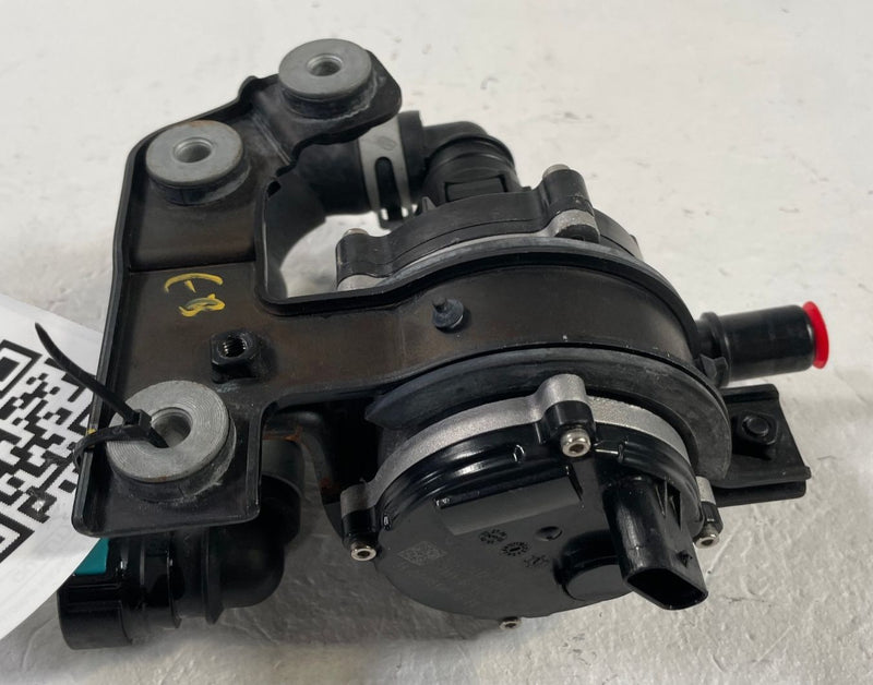 Load image into Gallery viewer, 2022-2024 HYUNDAI IONIQ 5 DRIVE MOTOR INVERTER COOLER COOLING WATER PUMP #108828
