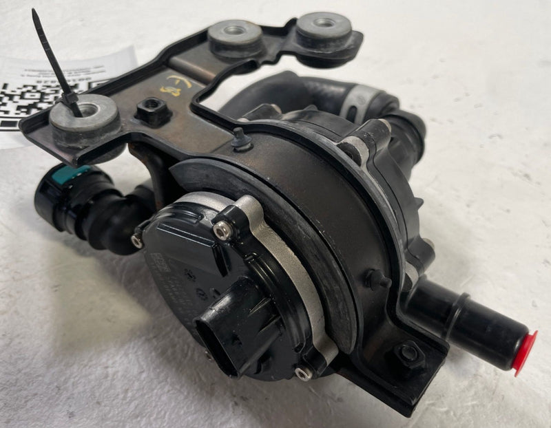Load image into Gallery viewer, 2022-2024 HYUNDAI IONIQ 5 DRIVE MOTOR INVERTER COOLER COOLING WATER PUMP #108828
