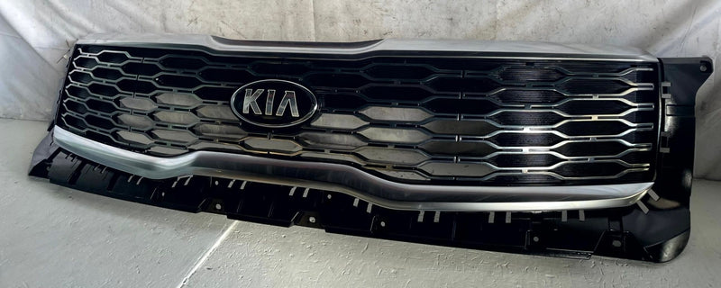 Load image into Gallery viewer, 2020 - 2022 KIA TELLURIDE FRONT UPPER GRILL PANEL CHROME 86350-S9100 # 114377
