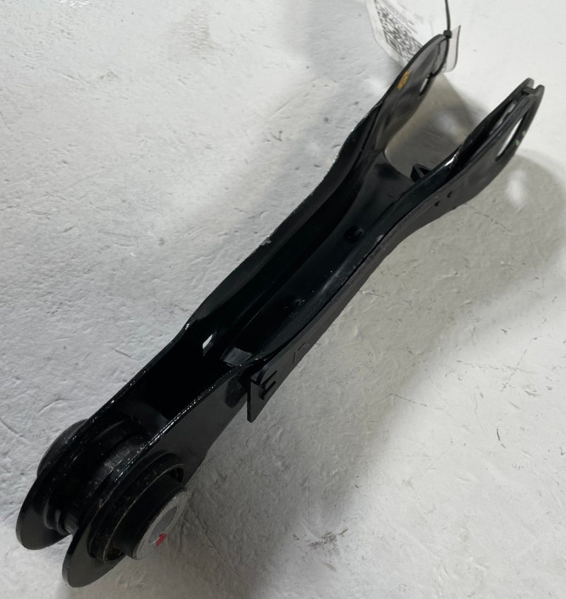 Load image into Gallery viewer, 2022-2026 HYUNDAI TUCSON REAR RIGHT PASSENGER LOWER LATERAL CONTROL ARM # 110160
