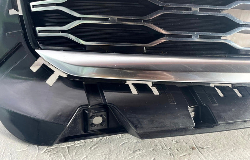 Load image into Gallery viewer, 2020 - 2022 KIA TELLURIDE FRONT UPPER GRILL PANEL CHROME 86350-S9100 # 114377
