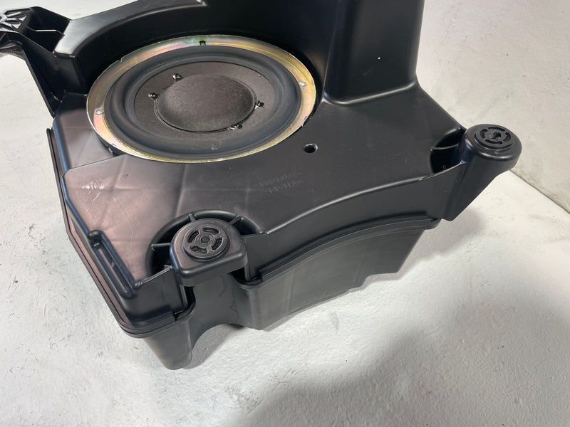 Load image into Gallery viewer, 2019-2025 HONDA PASSPORT REAR SUBWOOFER SUB WOOFER SPEAKER BOSE # 105247
