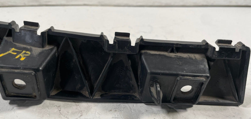 Load image into Gallery viewer, 2015 - 2023 FORD MUSTANG FRONT RIGHT SKIRT ROCKER MOLDING BRACKET # 112915
