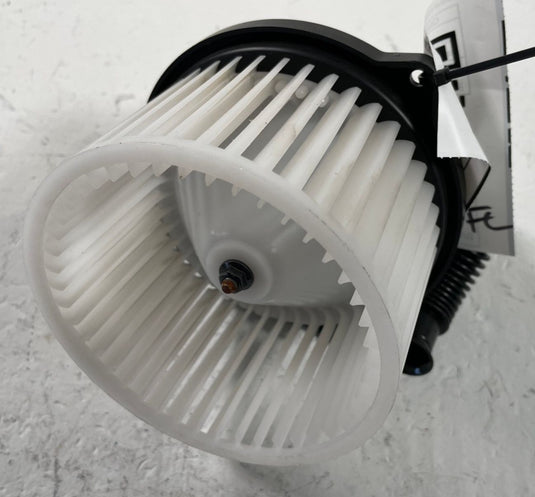 24-26 HYUNDAI SANTA FE HVAC A/C AIR CONDITIONER HEATER BLOWER FAN MOTOR