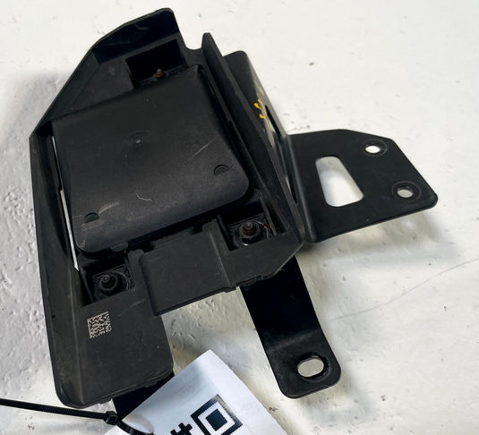 2020 - 2022 KIA TELLURIDE REAR RIGHT BLIND SPOT RADAR SENSOR W/ BRACKET