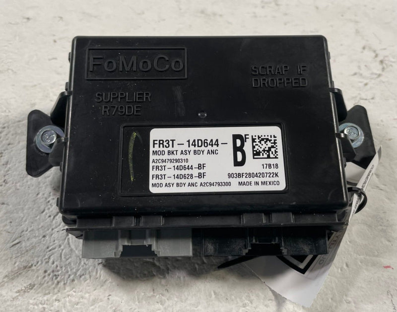 Load image into Gallery viewer, 2015 - 2023 FORD MUSTANG LIGHTING LAMP COMPUTER CONTROL MODULE UNIT # 112939
