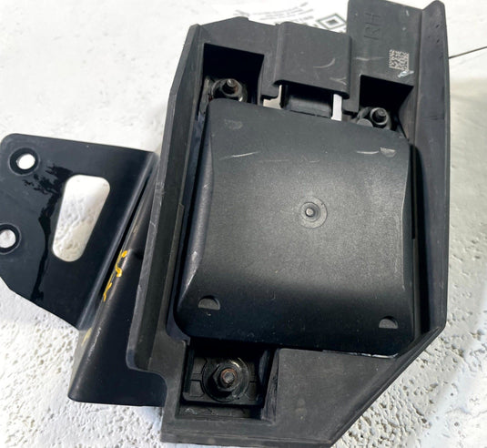 2020 - 2022 KIA TELLURIDE REAR RIGHT BLIND SPOT RADAR SENSOR W/ BRACKET