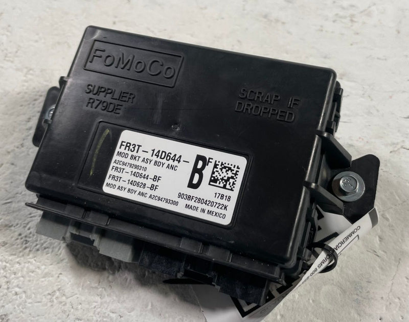 Load image into Gallery viewer, 2015 - 2023 FORD MUSTANG LIGHTING LAMP COMPUTER CONTROL MODULE UNIT # 112939
