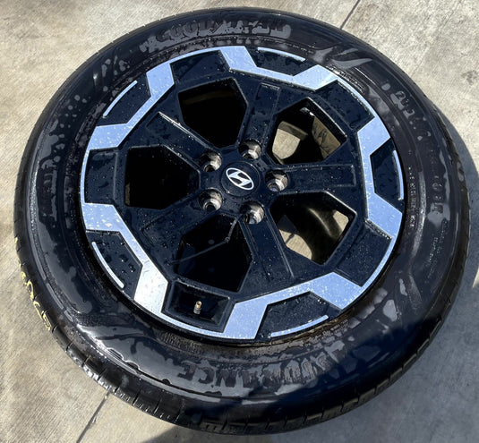 HYUNDAI SANTA FE 18" BLACK & MACHINED ALLOY WHEEL W/TIRE (ONLY#1) 24-25 # 106965