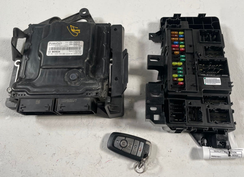 Load image into Gallery viewer, 17-19 FORD MUSTANG ENGINE &amp; BODY COMPUTER CONTROL MODULE W/ KEY FOB 2.3L #112924
