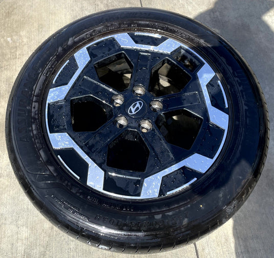 HYUNDAI SANTA FE 18" BLACK & MACHINED ALLOY WHEEL W/TIRE (ONLY#1) 24-25 # 106966