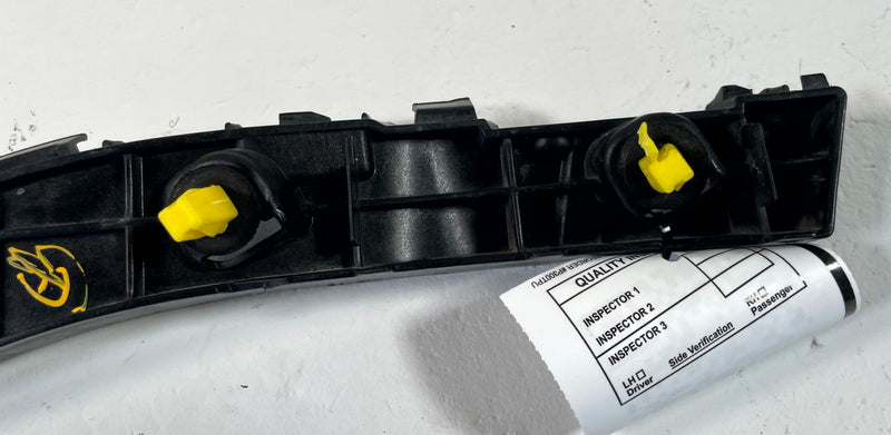 Load image into Gallery viewer, 2020 - 2025 KIA TELLURIDE REAR LEFT SIDE BUMPER UPPER SUPPORT BRACKET # 114330
