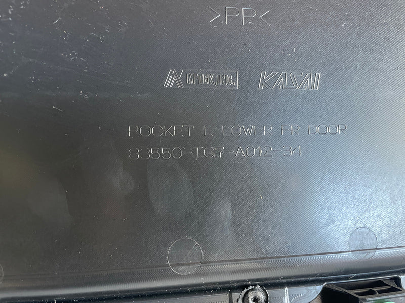 Load image into Gallery viewer, 2016 - 2025 HONDA PASSPORT PILOT FRONT LEFT DRIVER DOOR TRIM PANEL BLACK #105244
