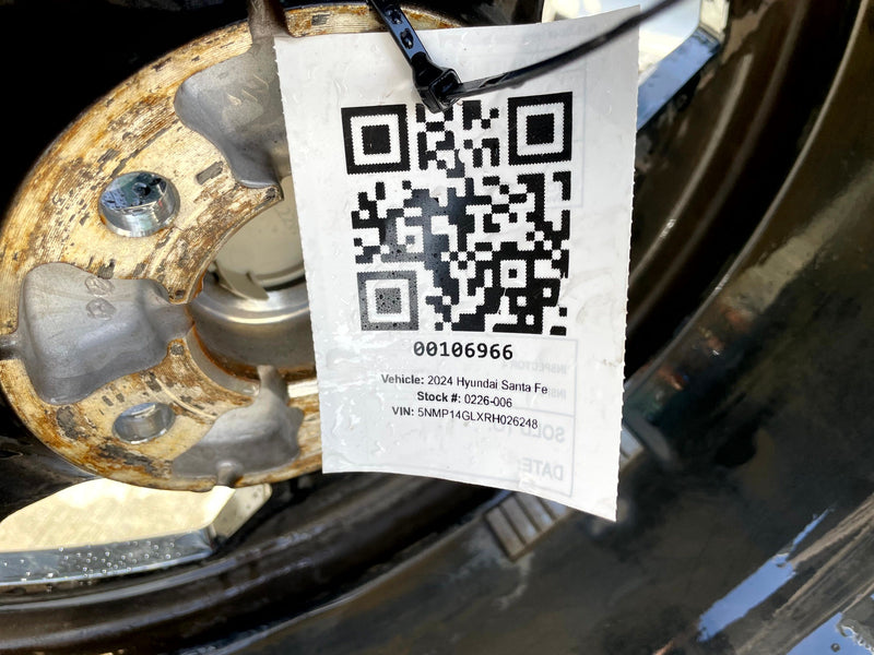 Load image into Gallery viewer, HYUNDAI SANTA FE 18" BLACK &amp; MACHINED ALLOY WHEEL W/TIRE (ONLY#1) 24-25 # 106966

