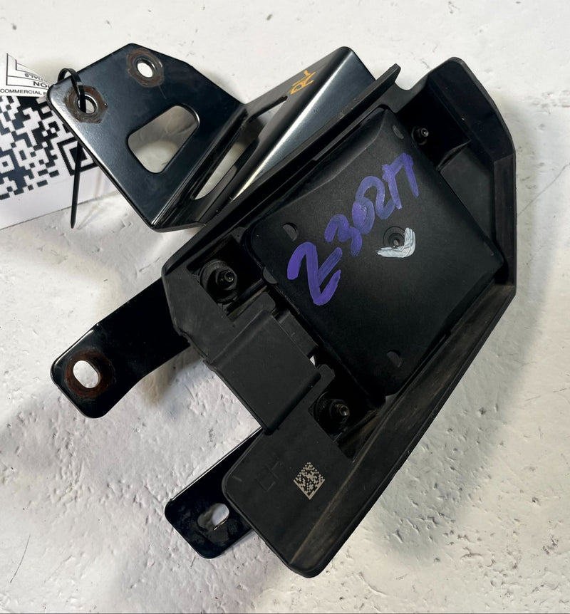 Load image into Gallery viewer, 2020 - 2022 KIA TELLURIDE REAR LEFT BLIND SPOT RADAR SENSOR W/ BRACKET # 114329
