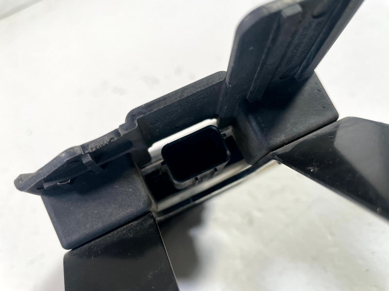 Load image into Gallery viewer, 2020 - 2022 KIA TELLURIDE REAR LEFT BLIND SPOT RADAR SENSOR W/ BRACKET # 114329
