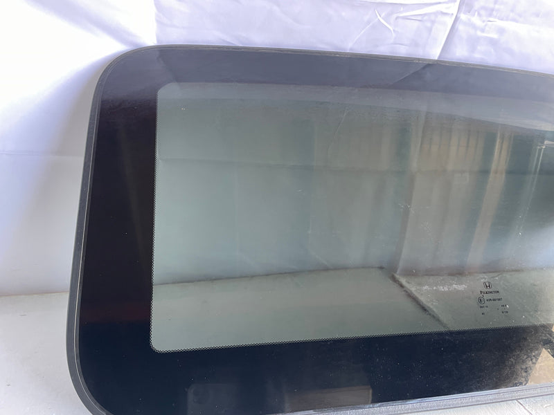 Load image into Gallery viewer, 2016-2025 HONDA PASSPORT PILOT SUNROOF SUN ROOF MOON ROOF WINDOW GLASS # 105264
