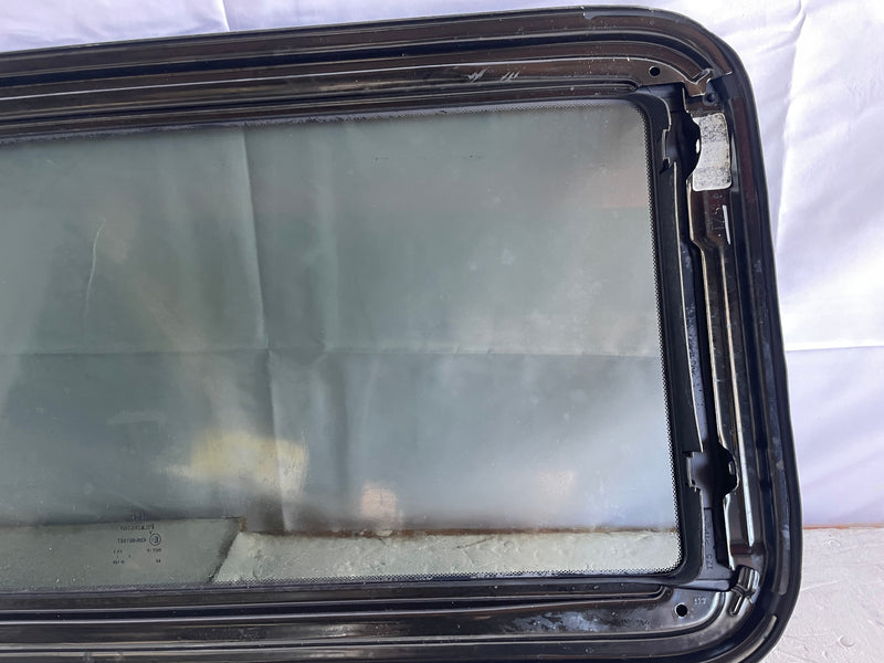 Load image into Gallery viewer, 2016-2025 HONDA PASSPORT PILOT SUNROOF SUN ROOF MOON ROOF WINDOW GLASS # 105264
