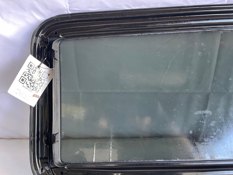 Load image into Gallery viewer, 2016-2025 HONDA PASSPORT PILOT SUNROOF SUN ROOF MOON ROOF WINDOW GLASS # 105 (1)
