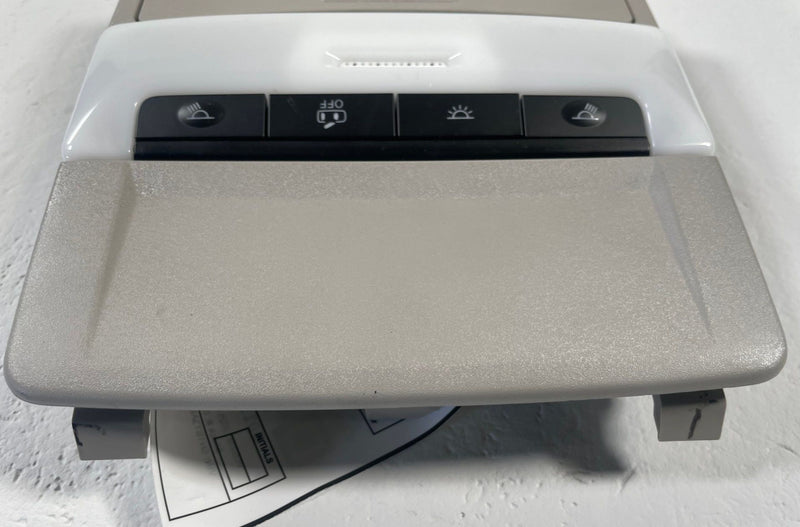Load image into Gallery viewer, 2025 NISSAN ROGUE INTERIOR ROOF OVERHEAD CONSOLE DOME MAP LIGHT LAMP # 111662
