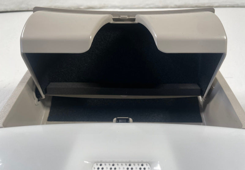 Load image into Gallery viewer, 2025 NISSAN ROGUE INTERIOR ROOF OVERHEAD CONSOLE DOME MAP LIGHT LAMP # 111662
