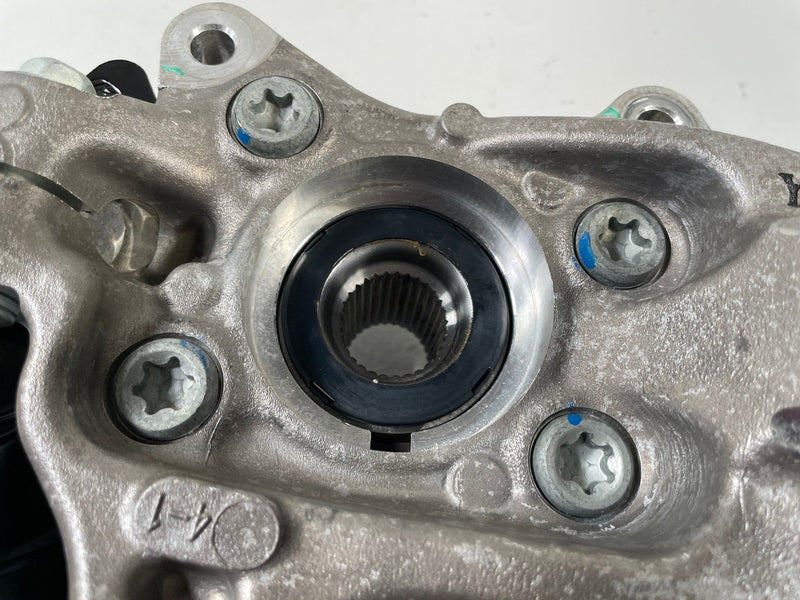 Load image into Gallery viewer, 22-26 HYUNDAI TUCSON AWD FRONT RIGHT SIDE SPINDLE KNUCKLE W/ WHEEL HUB # 110214
