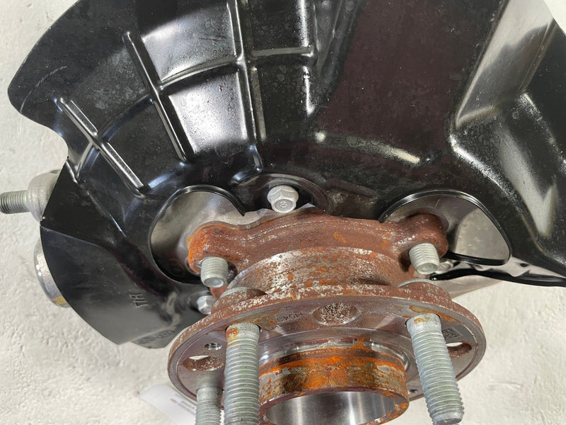 Load image into Gallery viewer, 22-26 HYUNDAI TUCSON AWD FRONT RIGHT SIDE SPINDLE KNUCKLE W/ WHEEL HUB # 110214
