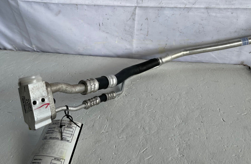 Load image into Gallery viewer, 2022-2024 GENESIS GV70 A/C AIR CONDITIONING SUCTION HOSE TUBE PIPE 2.5L # 107602
