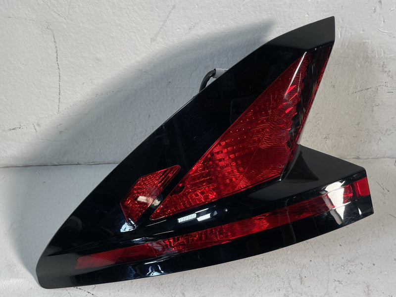 Load image into Gallery viewer, 22-25 HYUNDAI TUCSON REAR RIGHT SIDE HALOGEN OUTER TAILLIGHT LIGHT LAMP # 107382
