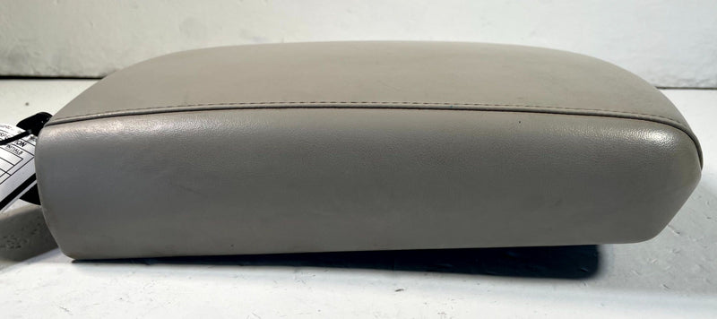 Load image into Gallery viewer, 2020 - 2025 KIA TELLURIDE CENTER CONSOLE ARMREST STORAGE LID COVER # 114371
