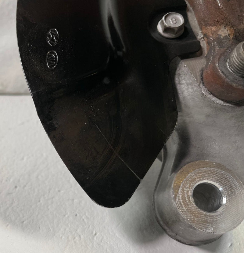 Load image into Gallery viewer, 21-26 HYUNDAI SANTA FE FWD FRONT RIGHT SPINDLE KNUCKLE W/ BEARING HUB # 112103

