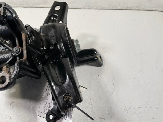 2021-2025 HYUNDAI SANTA FE FRONT LEFT TRANSMISSION MOUNT BRACKET 2.5L