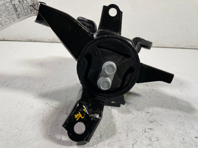 Load image into Gallery viewer, 2021-2025 HYUNDAI SANTA FE FRONT LEFT TRANSMISSION MOUNT BRACKET 2.5L # 112096
