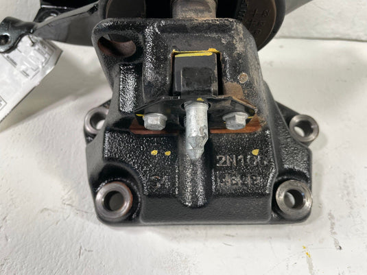 2021-2025 HYUNDAI SANTA FE FRONT LEFT TRANSMISSION MOUNT BRACKET 2.5L