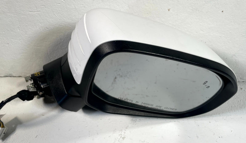 Load image into Gallery viewer, 2020-22 KIA TELLURIDE FRONT RIGHT VIEW DOOR MIRROR W/O CAMERA WHITE SWP # 114360
