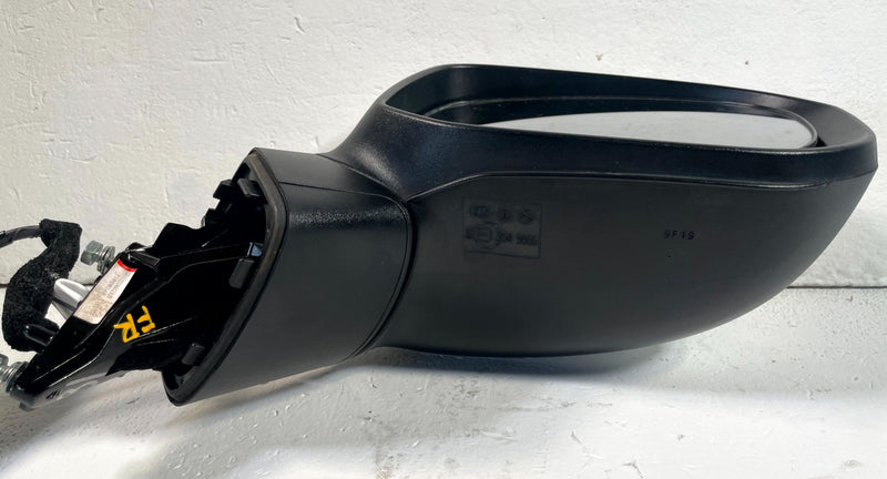 Load image into Gallery viewer, 2020-22 KIA TELLURIDE FRONT RIGHT VIEW DOOR MIRROR W/O CAMERA WHITE SWP # 114360
