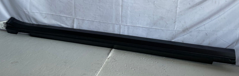 Load image into Gallery viewer, 22-25 GENESIS GV70 FRONT RIGHT ROCKER PANEL SIDE SKIRT MOLDING GRAY NSM # 107600
